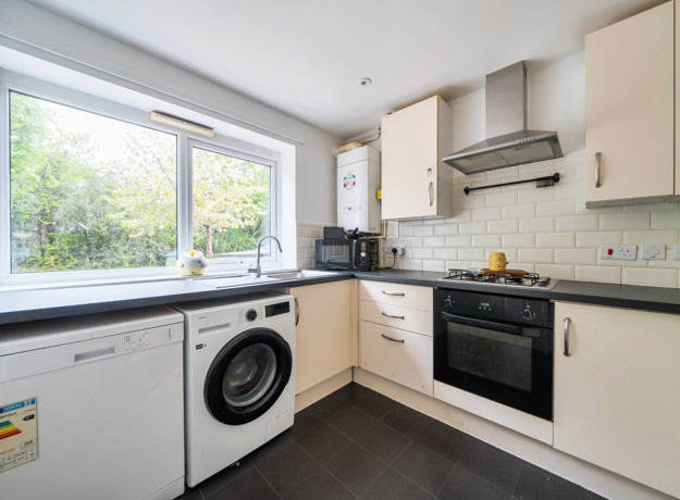 1441628 4 69De41c1560a5