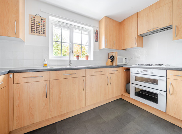 1369800 7 68Ee2d69a4126