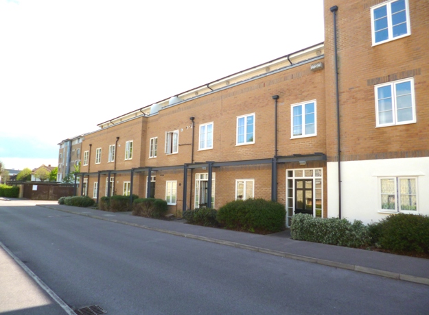 76 Pavilion Way (1)