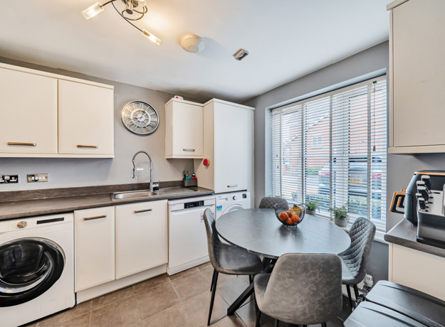 1403871 1 6972261Ada888