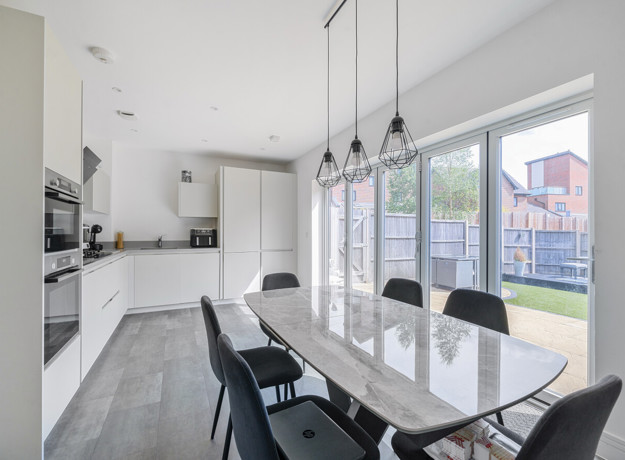 1302670 19 6839E1a3b8249