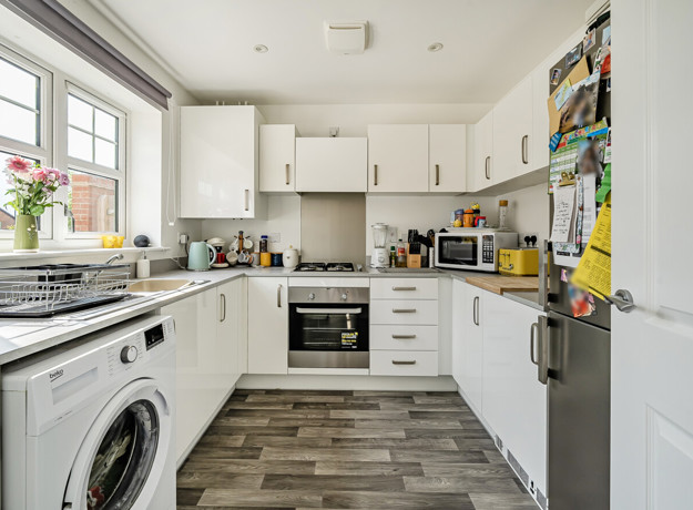 1294037 10 682F673d86fc0 ARW