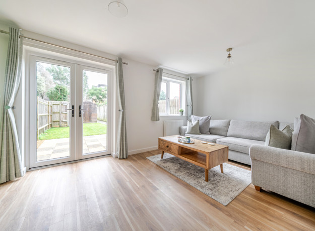 1385813 9 693809318901B