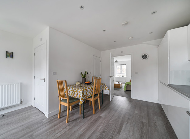 1418523 12 699C62337292e