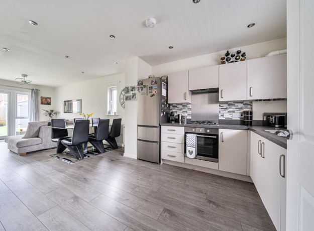 1429554 14 69B2e99eb480c ARW