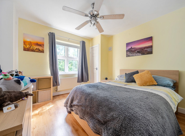 1298483 5 682F4cf3d1caa ARW