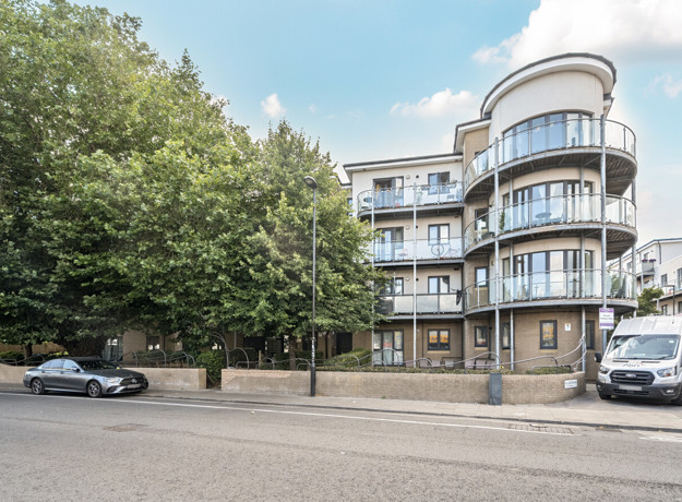 1317037 2 68668Fe7abe73