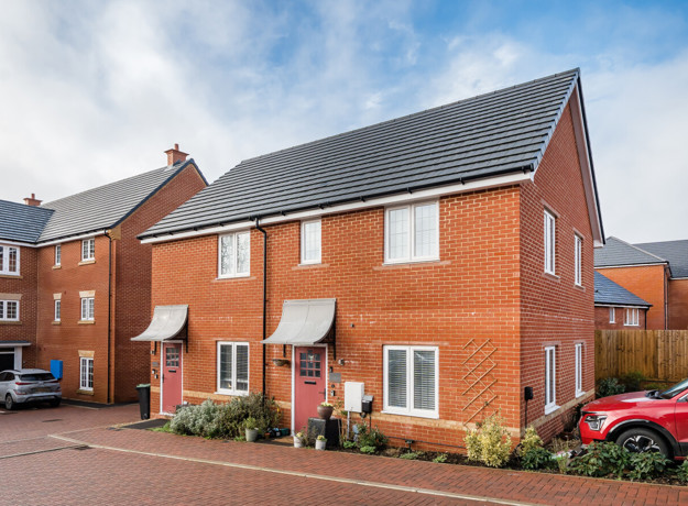 1409262 18 698B07fe7b28c