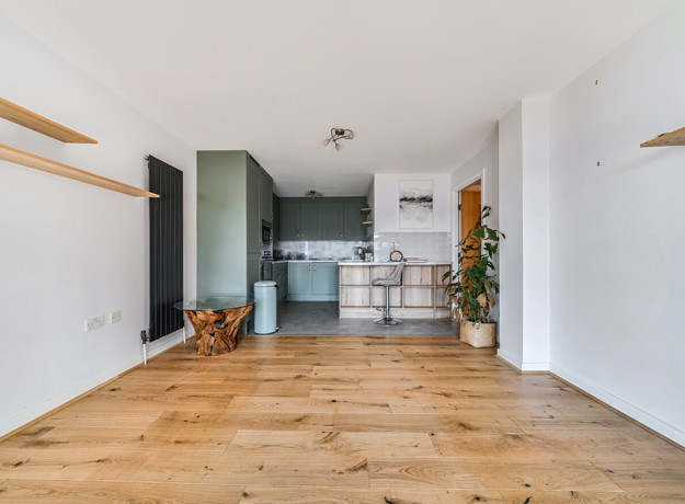 1374988 7 6909Eda13b96a