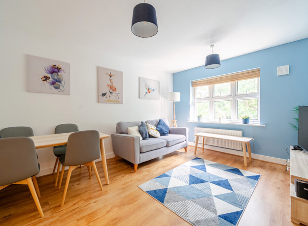 1298483 25 682F4d45a1403 ARW