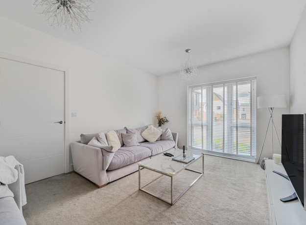 1302670 4 6839E15135544