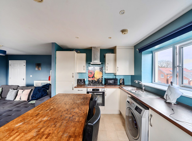 1418539 2 699C535f777e4