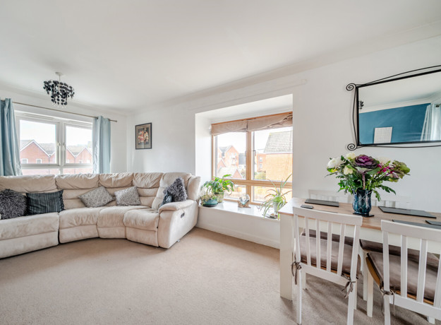 1387011 15 69317D81c561b