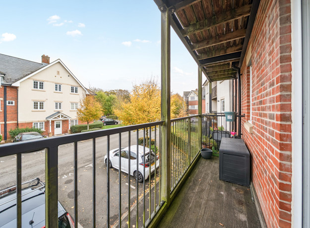 1372927 1 690354C029419