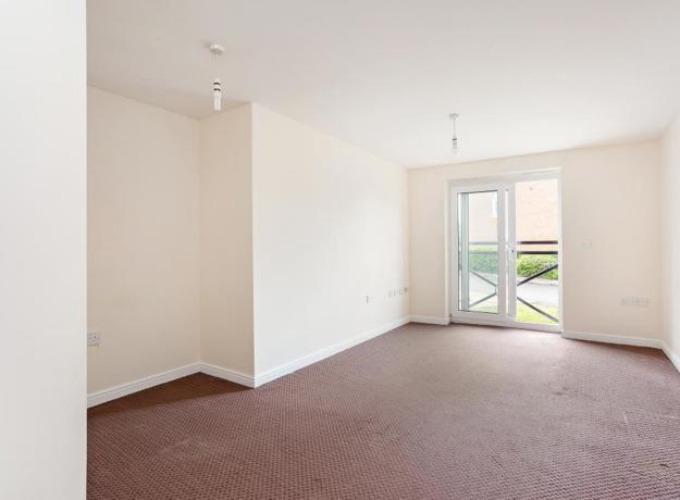 27 Chadwick Way 300102 (6)