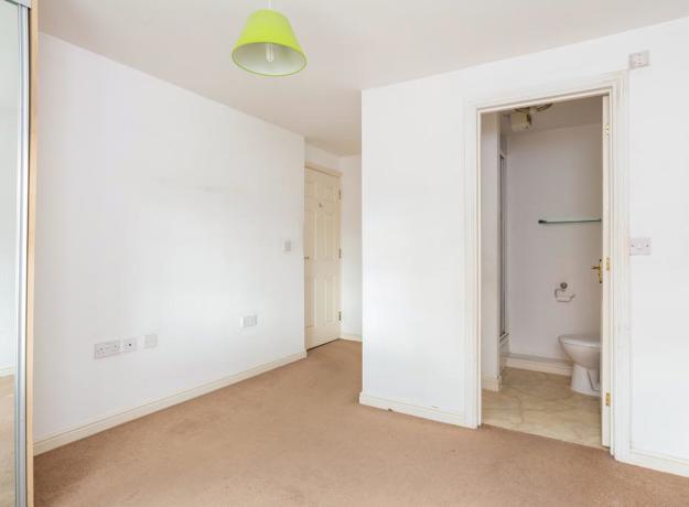 27 Chadwick Way 300102 (15)