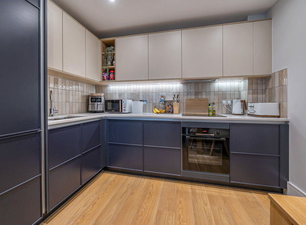 1382915 10 692587217C76a