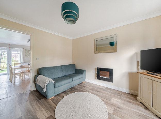 1384772 6 69244D0a575c2