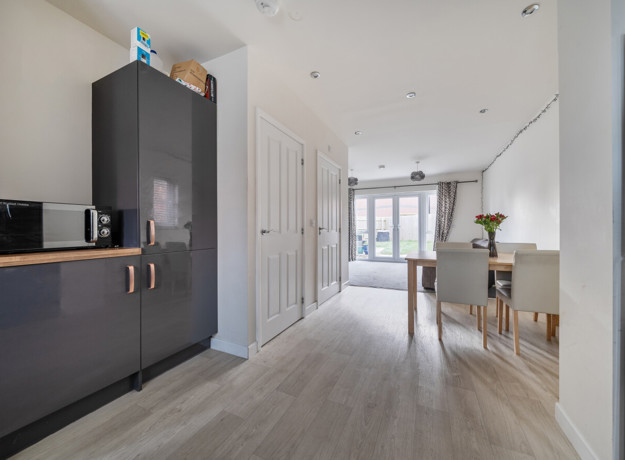 1411047 10 698E00921057c