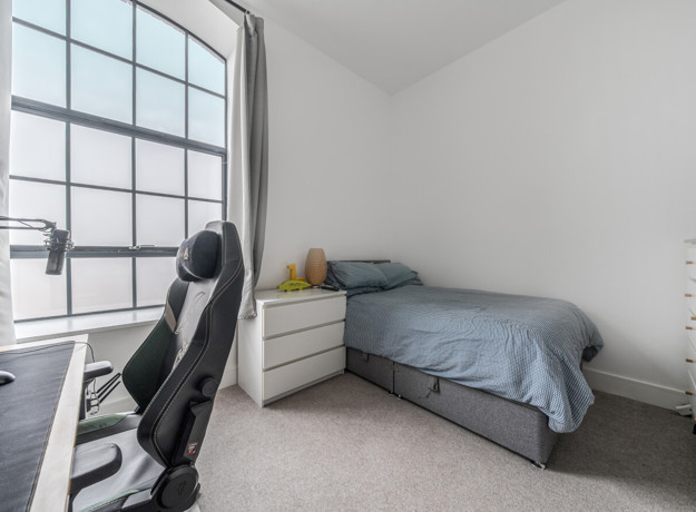 1375636 6 6908A2f24a29a