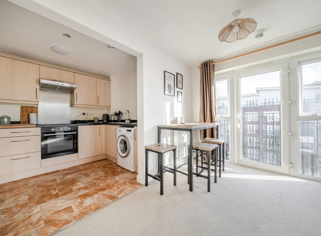 1388586 4 693954A3b943d