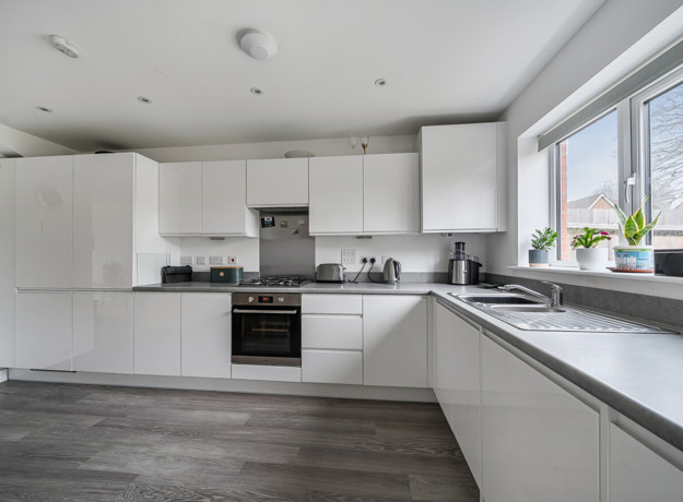 1418523 11 699C61fb29376