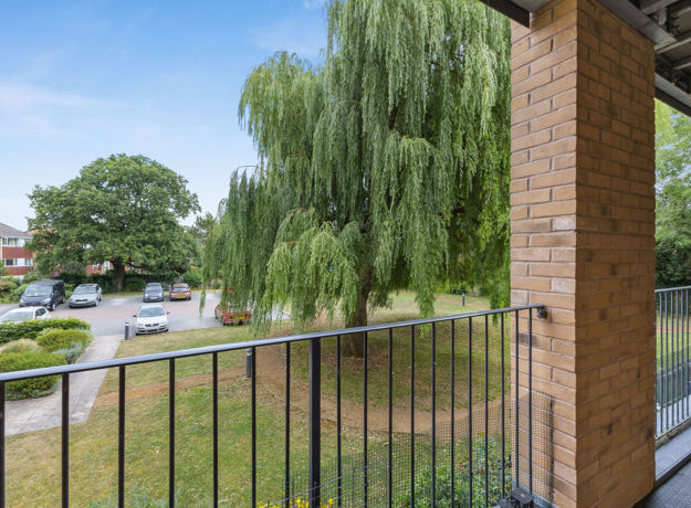 93930 11 Abercrombie Mews Larges Lane(24) Low