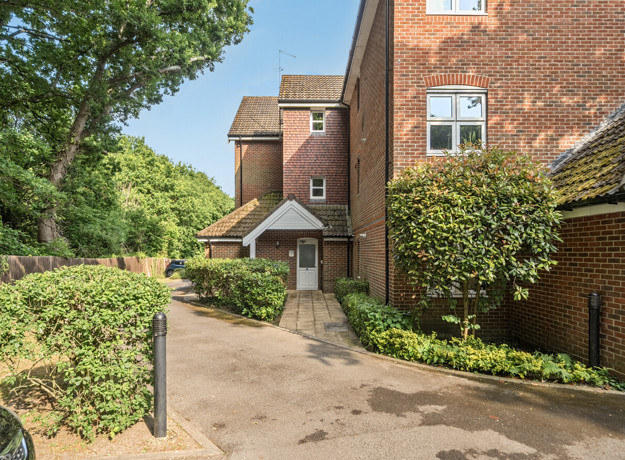 1298483 2 682F4ce9c0934 ARW