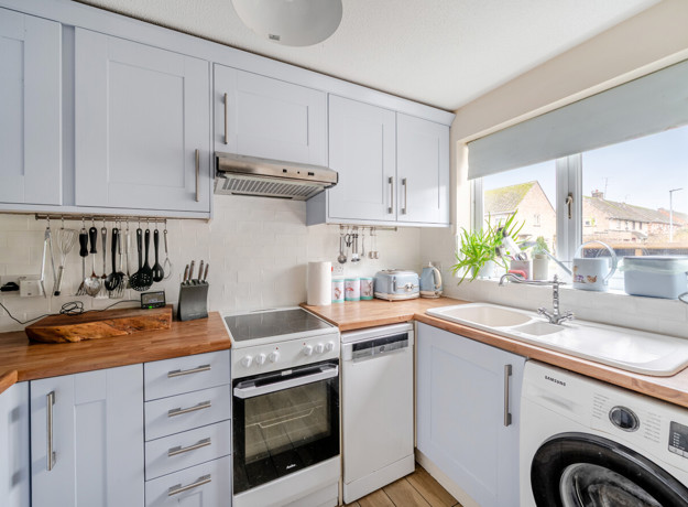 1376537 16 69132Eb8a7552