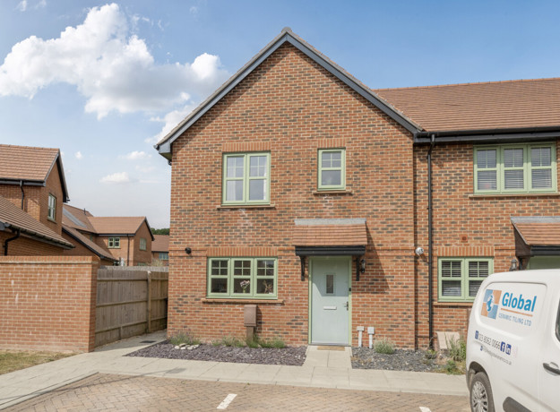 1294037 33 682F685ec55d1 ARW