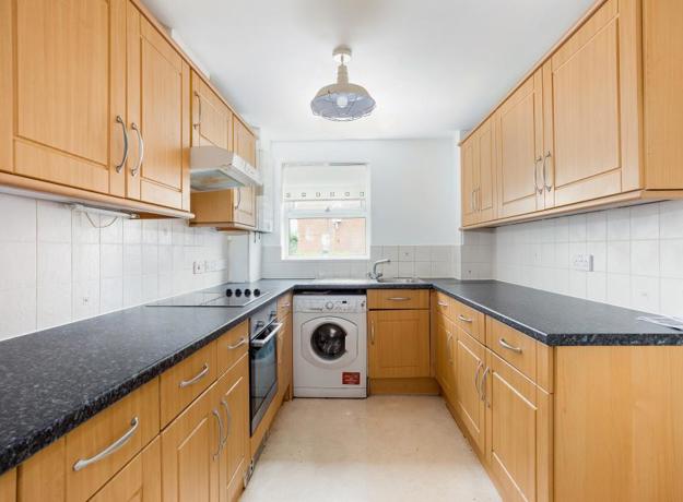 27 Chadwick Way 300102 (9)