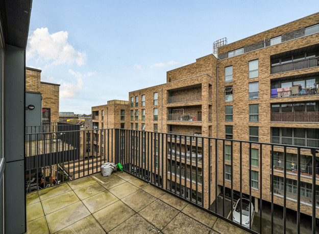 1418938 16 69A01a72dd95b