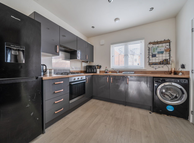 1411047 11 698E00a48a32a